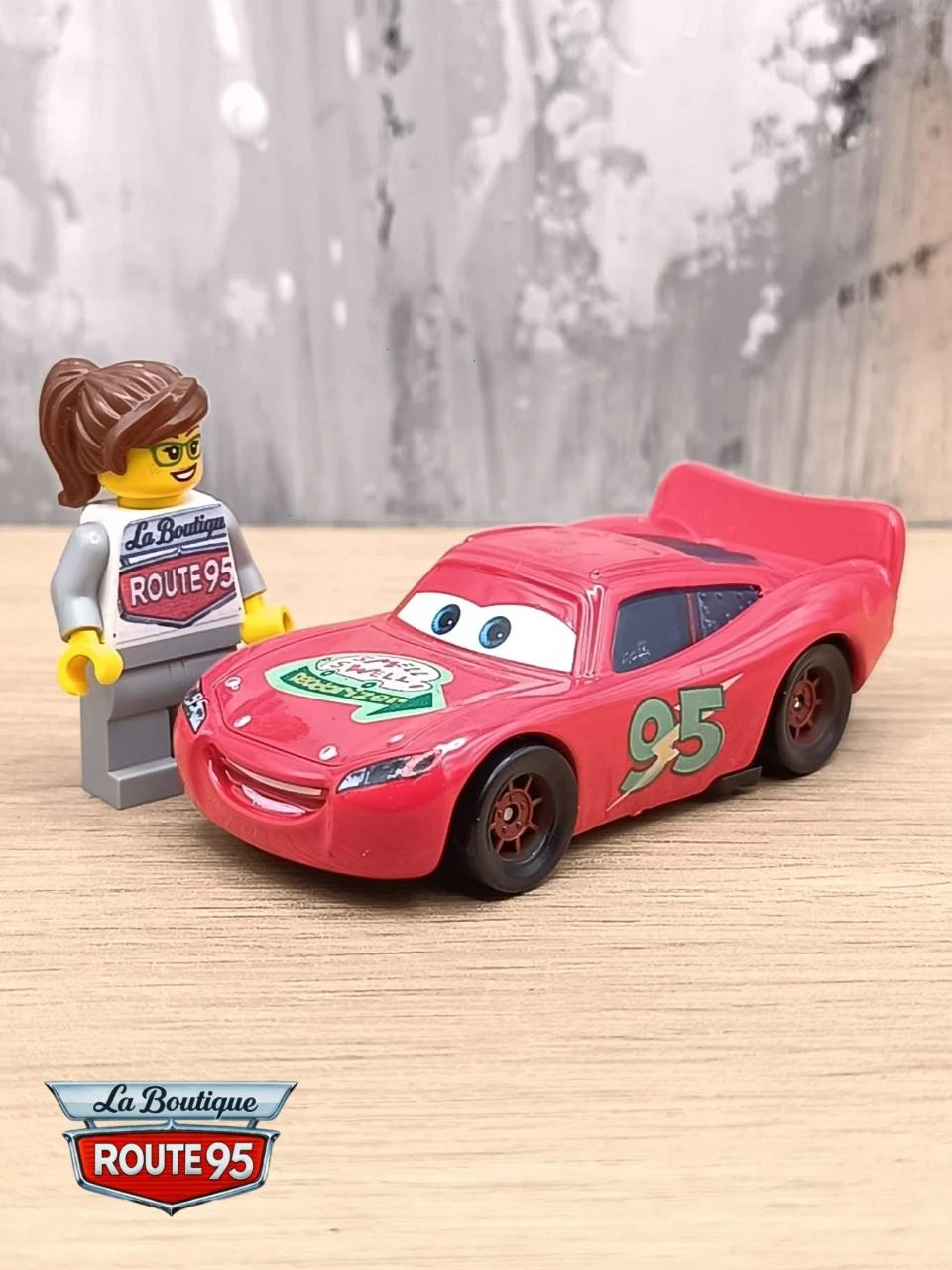 Carro Cars Flash McQueen - Brinquedo novo (CHS09) – photo 7